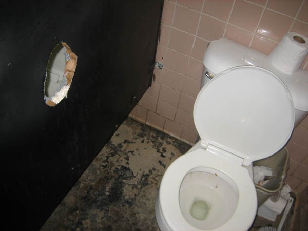 One Gloryhole Outside Breeding, Kentucky